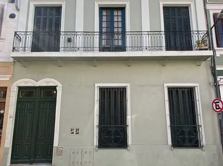 پانسیون Casa En El Encantador San Telmo   8 Habitaciones