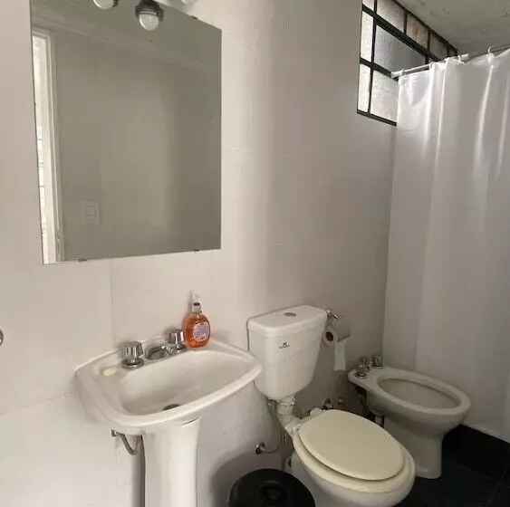 پانسیون Casa En El Encantador San Telmo   8 Habitaciones