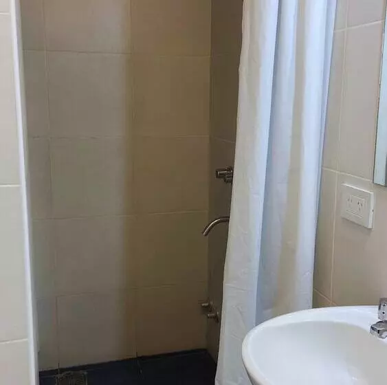 پانسیون Casa En El Encantador San Telmo   8 Habitaciones