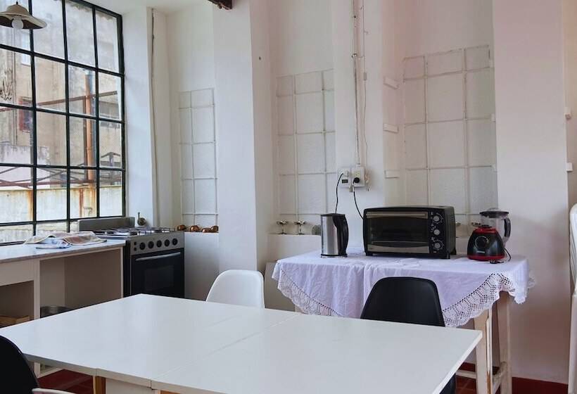 پانسیون Casa En El Encantador San Telmo   8 Habitaciones