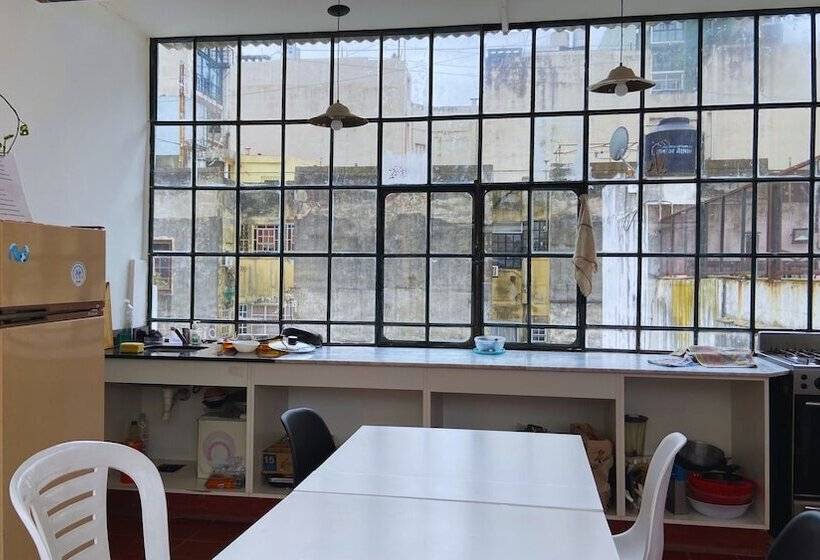 پانسیون Casa En El Encantador San Telmo   8 Habitaciones