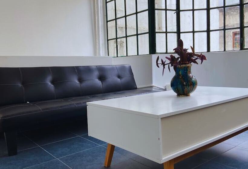 پانسیون Casa En El Encantador San Telmo   8 Habitaciones