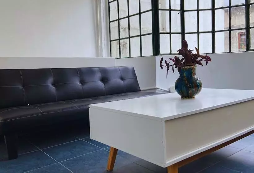 پانسیون Casa En El Encantador San Telmo   8 Habitaciones