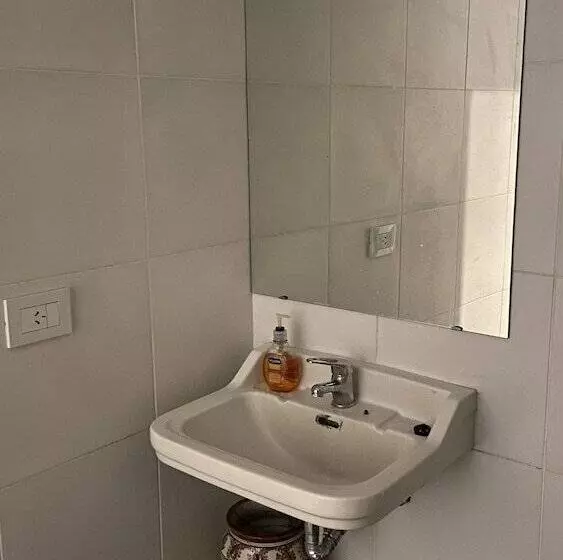 پانسیون Casa En El Encantador San Telmo   8 Habitaciones