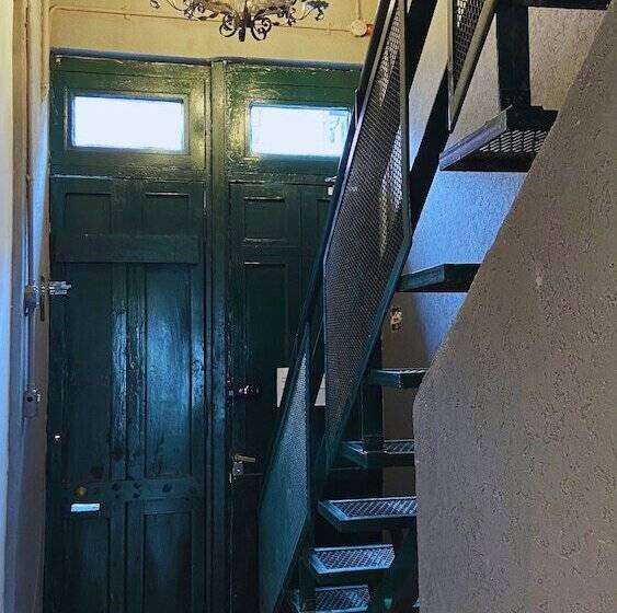 پانسیون Casa En El Encantador San Telmo   8 Habitaciones