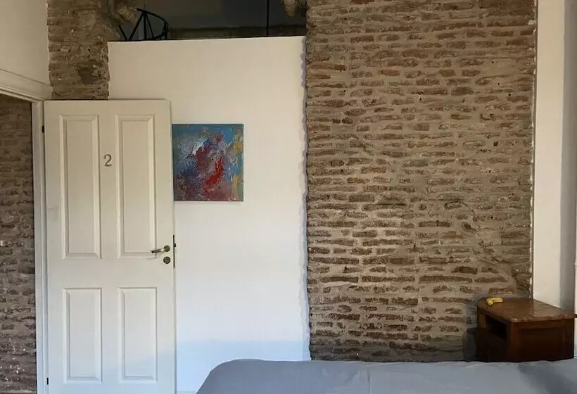 پانسیون Casa En El Encantador San Telmo   8 Habitaciones