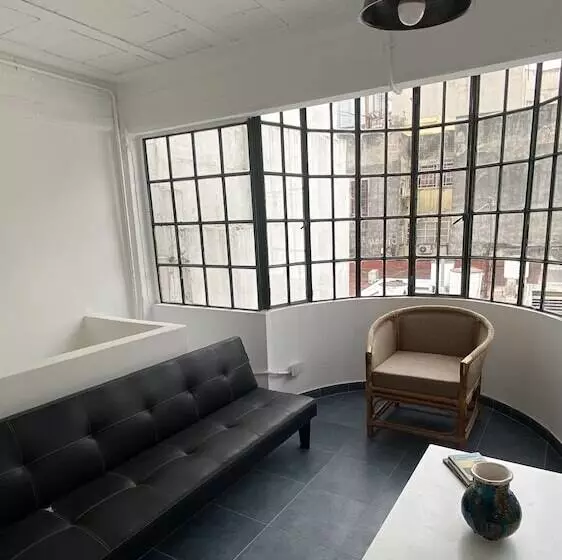 پانسیون Casa En El Encantador San Telmo   8 Habitaciones
