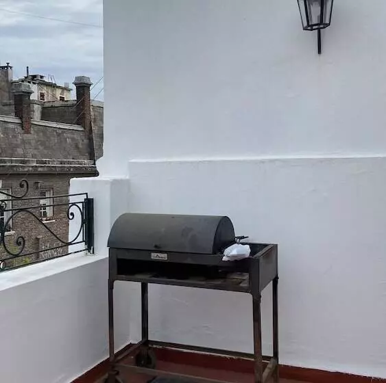 پانسیون Casa En El Encantador San Telmo   8 Habitaciones