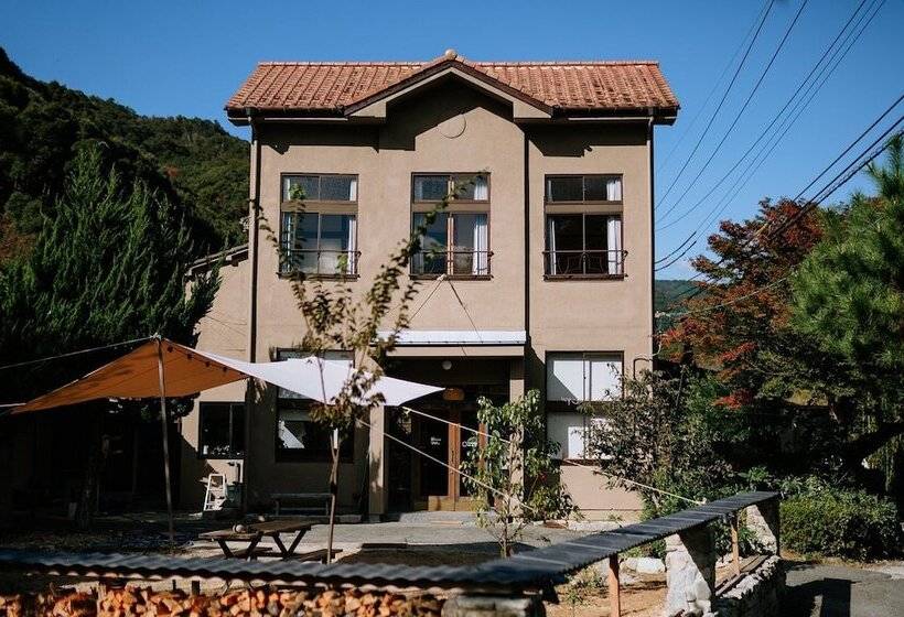 פנסיון Koukasha