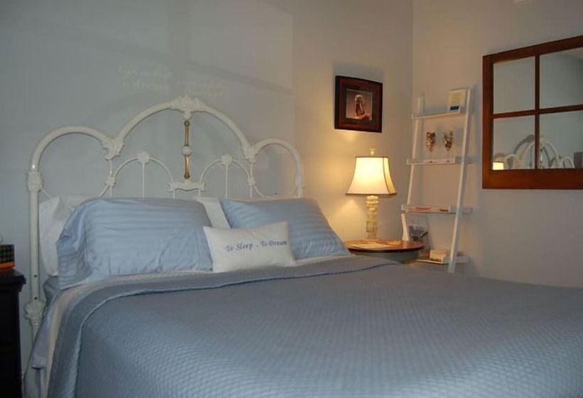 A Muskoka Dream Catcher Bed & Breakfast