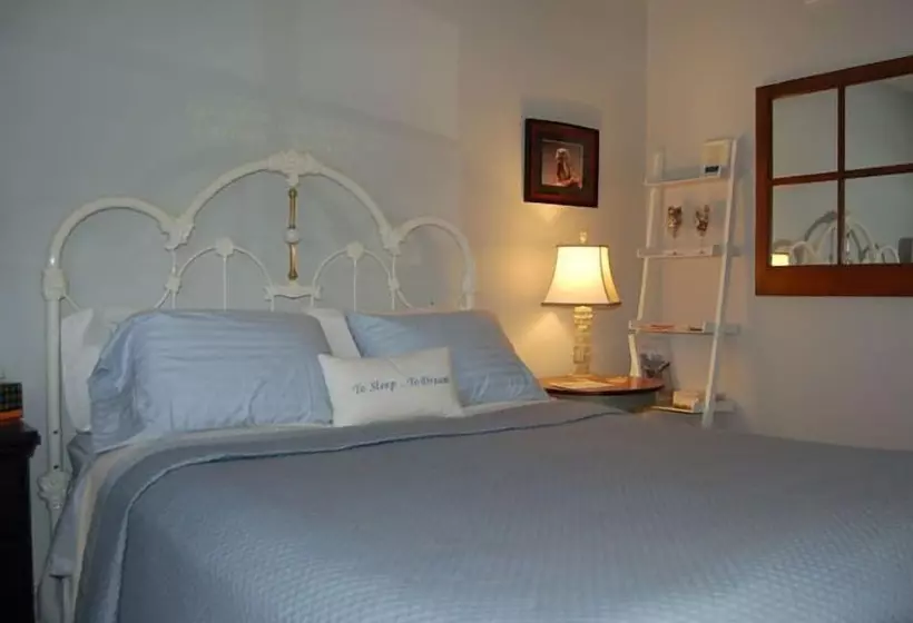 A Muskoka Dream Catcher Bed & Breakfast