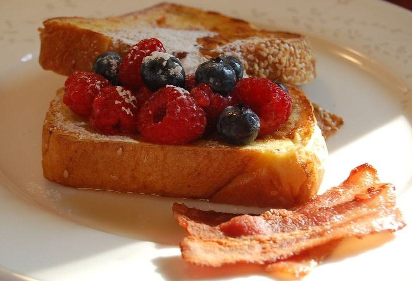 A Muskoka Dream Catcher Bed & Breakfast