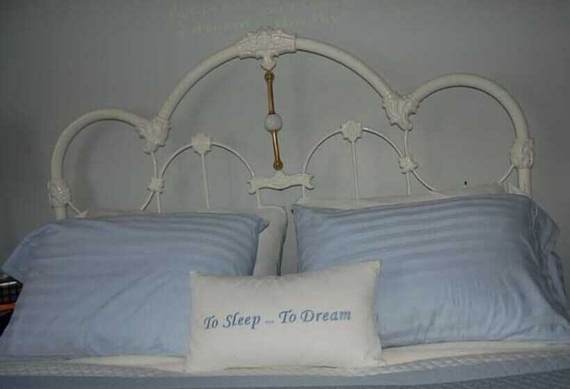 A Muskoka Dream Catcher Bed & Breakfast