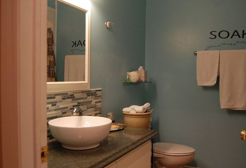 A Muskoka Dream Catcher Bed & Breakfast