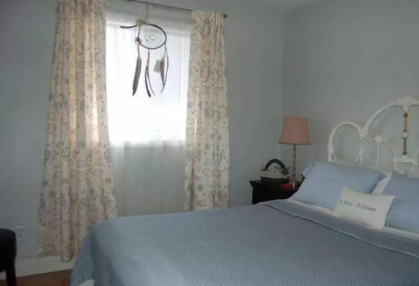 A Muskoka Dream Catcher Bed & Breakfast
