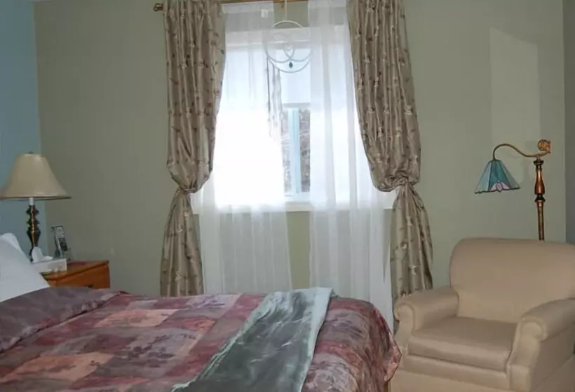 A Muskoka Dream Catcher Bed & Breakfast