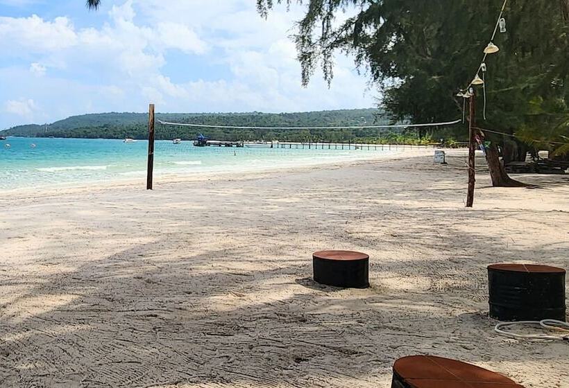 Schronisko Mad Monkey Koh Rong