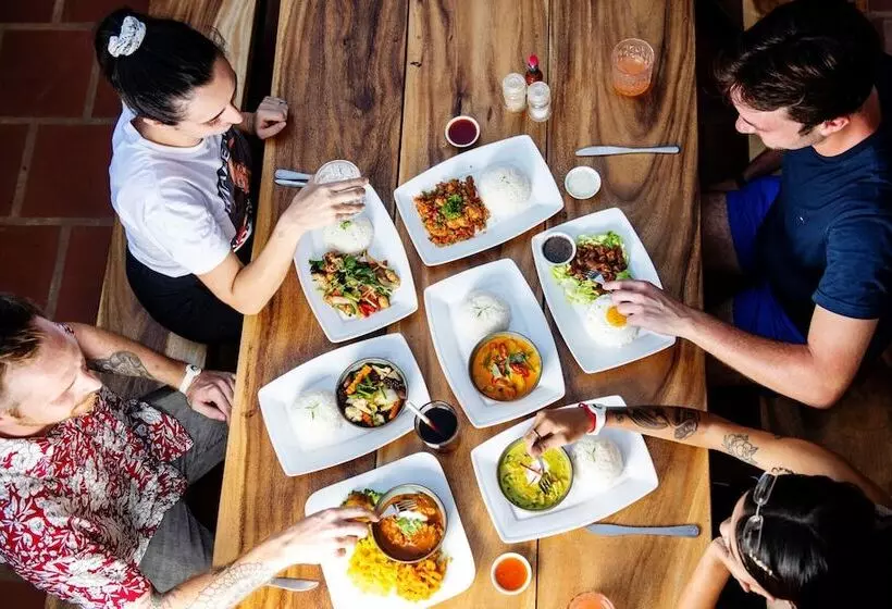 Retkeilymaja Mad Monkey Koh Rong