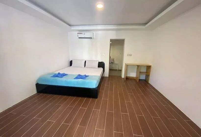 Retkeilymaja Mad Monkey Koh Rong