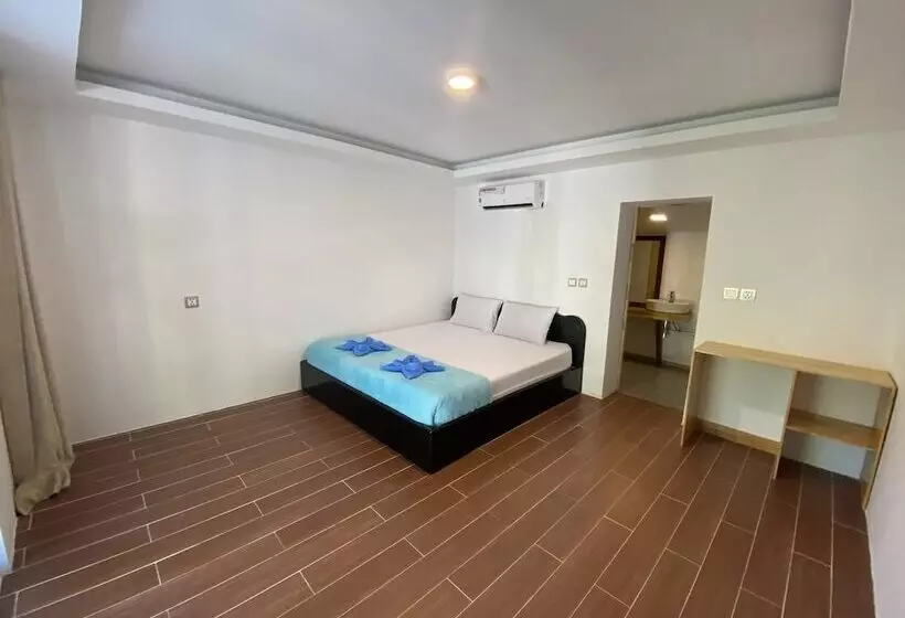 Retkeilymaja Mad Monkey Koh Rong