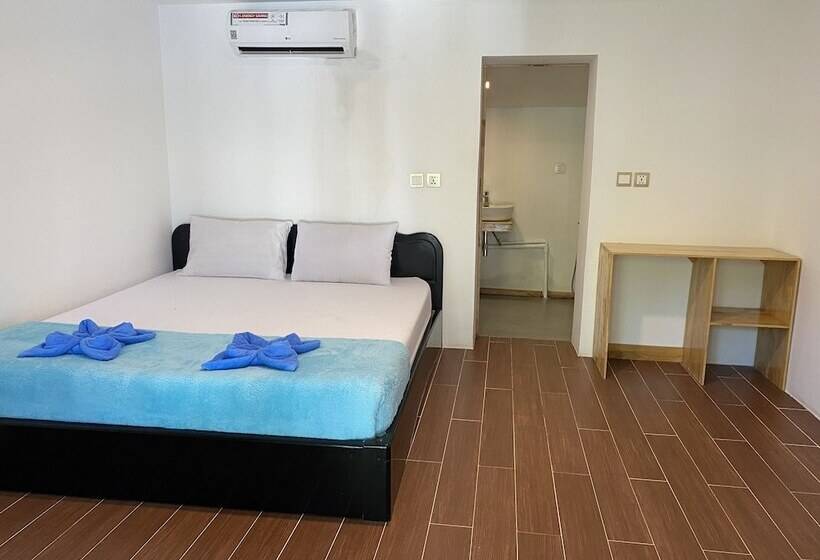 Schronisko Mad Monkey Koh Rong