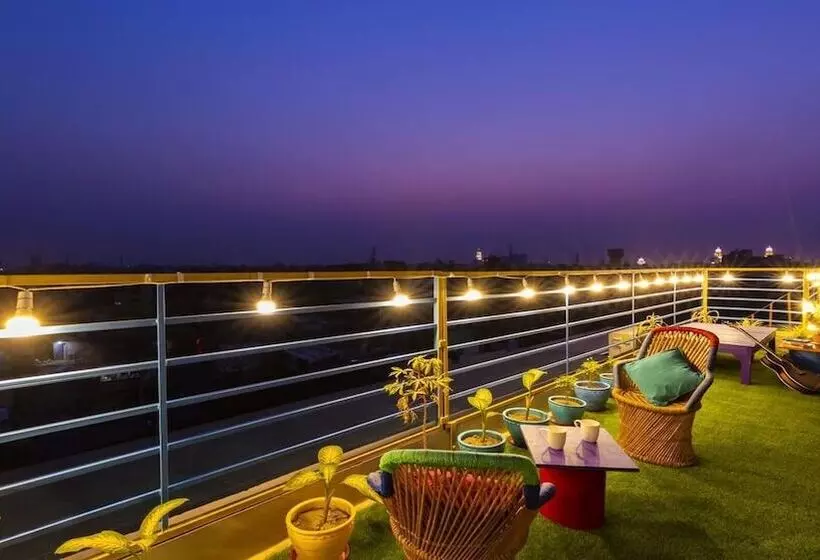 Madpackers Amritsar   Hostel