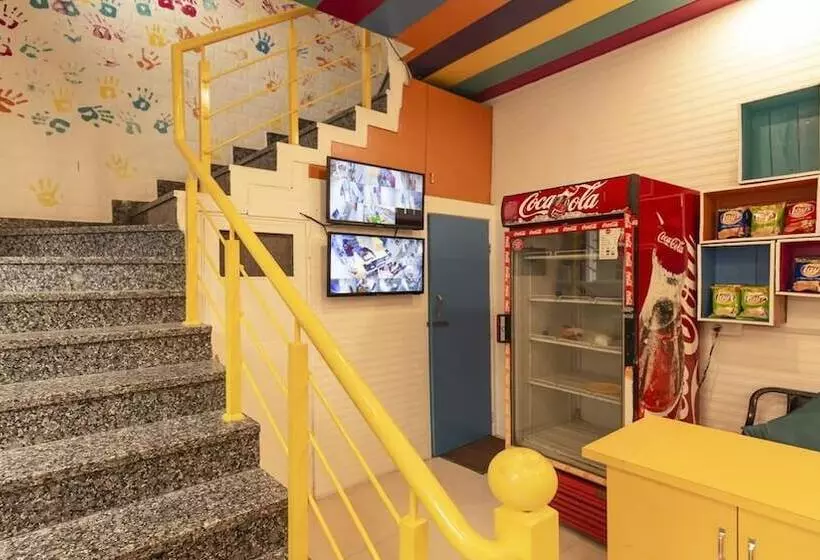 Madpackers Amritsar   Hostel
