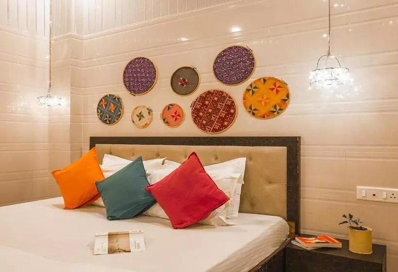Madpackers Amritsar   Hostel