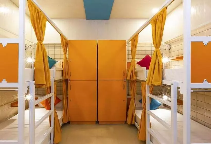 Madpackers Amritsar   Hostel