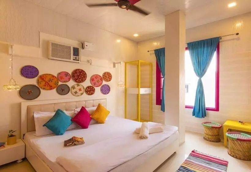 Madpackers Amritsar   Hostel