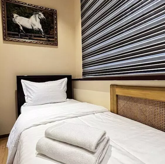 Hayot Hostel