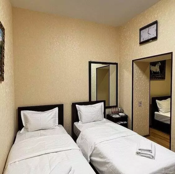 Hayot Hostel