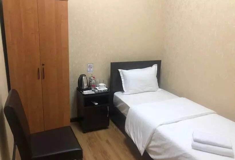 Hayot Hostel