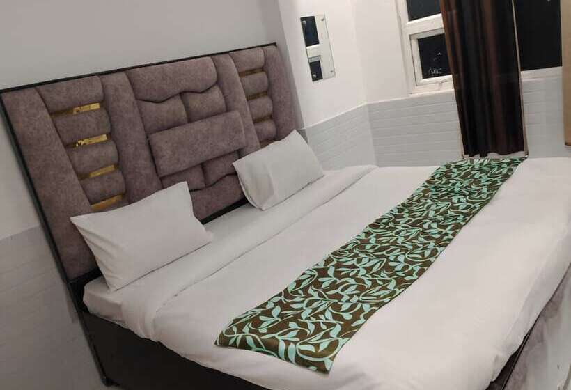 Отель Avexia Kanha Residency