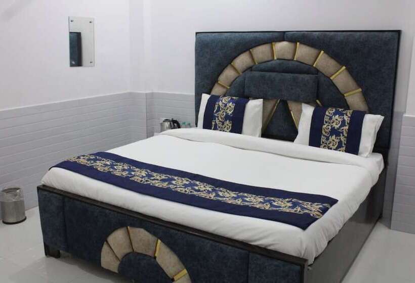 Отель Avexia Kanha Residency