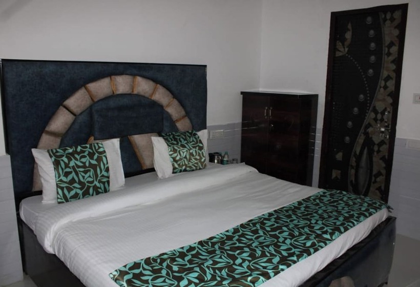 Отель Avexia Kanha Residency