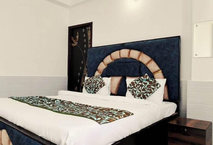 Отель Avexia Kanha Residency