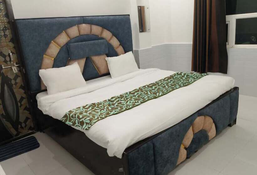 Отель Avexia Kanha Residency