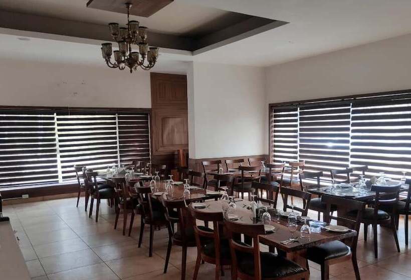 Hotel Misty Oaks Resorts