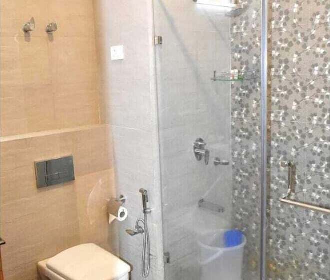 Hotel Misty Oaks Resorts