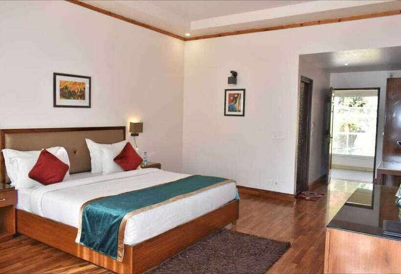 Hotel Misty Oaks Resorts