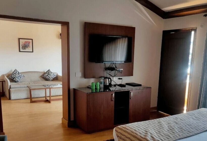 Hotel Misty Oaks Resorts