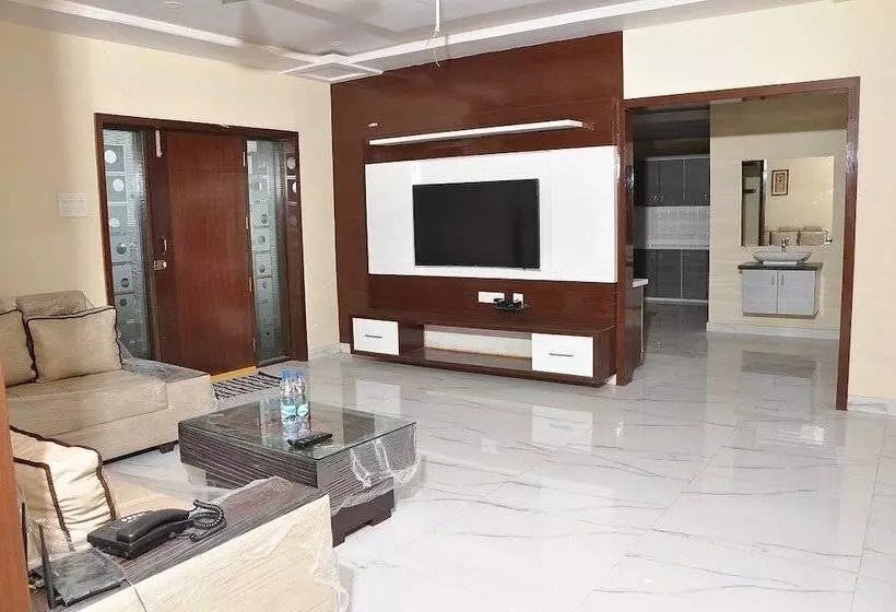 Hotelli The Butterfly Luxury Serviced Apartments Ramachandra Vijayawada
