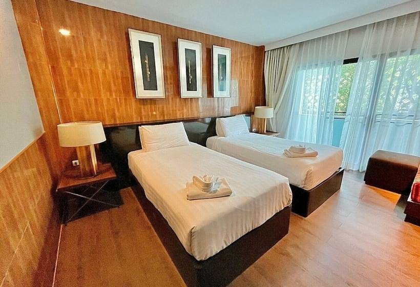 Отель Huern Nana Jomsawan