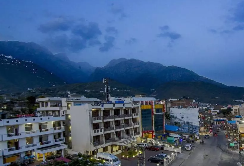 Itsy Hotels Satya Shree