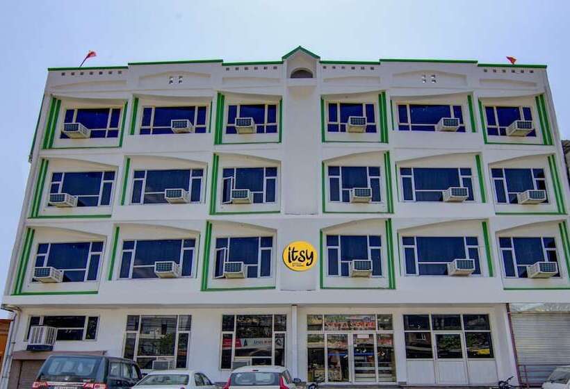 Itsy Hotels Satya Shree