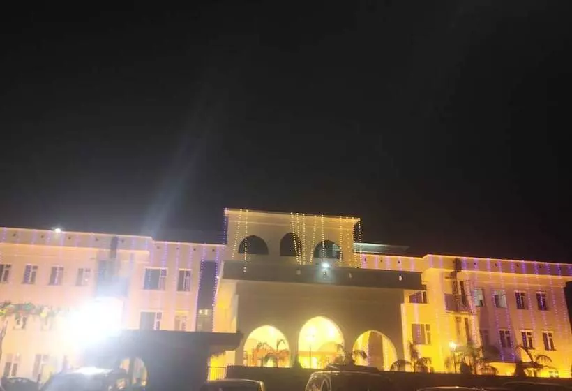 Hotelli Maharaja Agrasen Palace - Pure Vegetarian