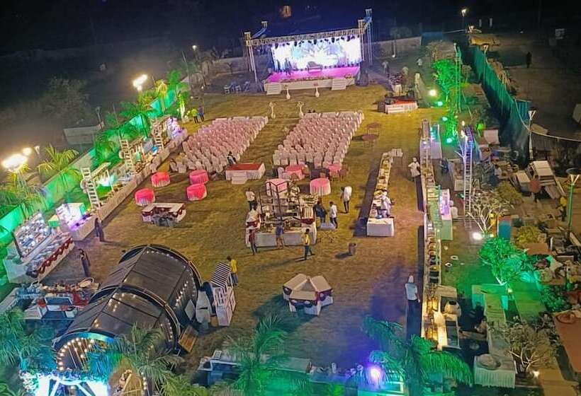 Отель Maharaja Agrasen Palace - Pure Vegetarian