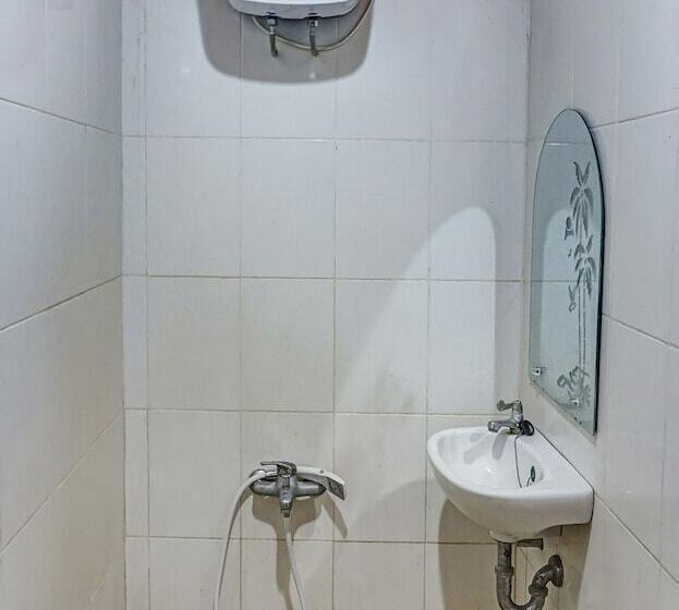 בית מלון כפרי Makassar Cottage By Oyo