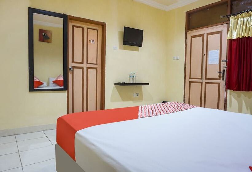 בית מלון כפרי Makassar Cottage By Oyo